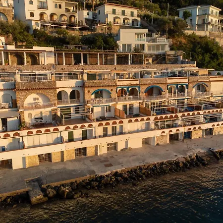 Waters Edge * Massa Lubrense